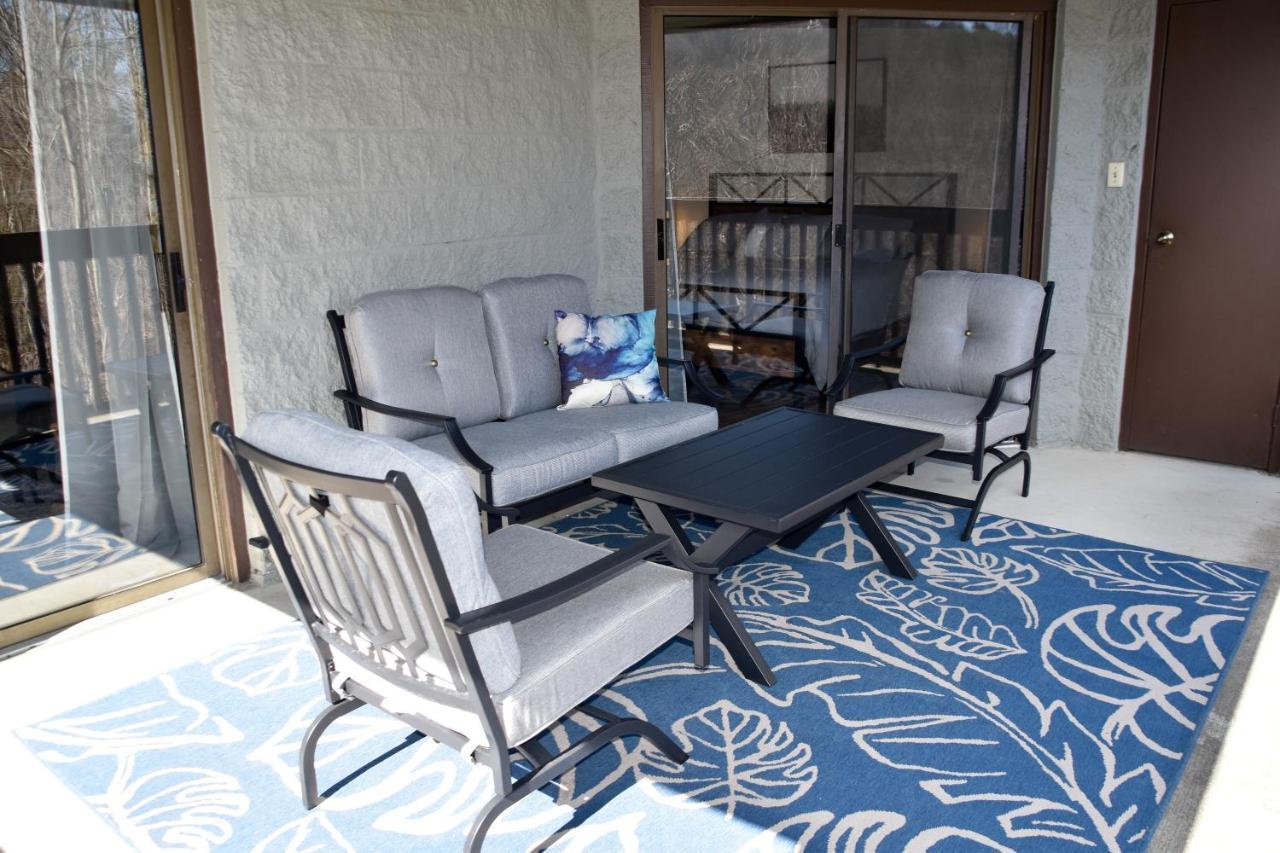 דירות גטלינבורג Cozy Mountain Getaway! Mountain Views! 2 Bed, 2 Bath, Sleeps 6 מראה חיצוני תמונה